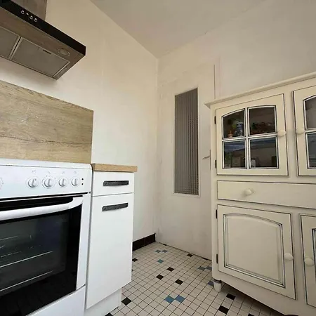 Casa vacanze Maison Calme à 300m De La Avec Véranda Et Grand Jardin - Fr-1-246a-367