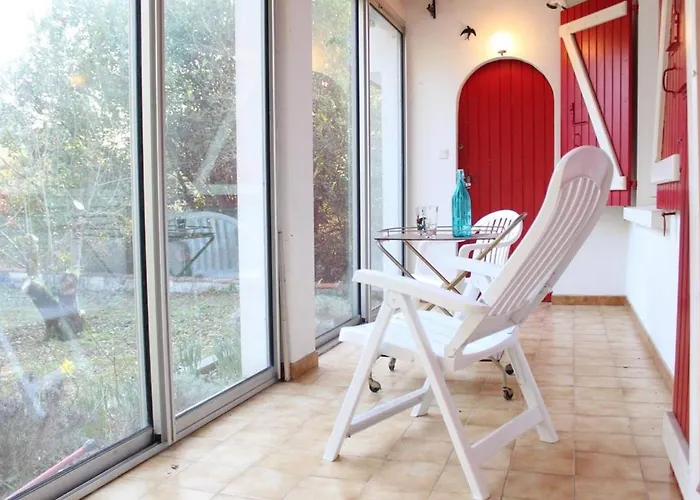 Maison Calme A 300M De La Plage Avec Veranda Et Grand Jardin - Fr-1-246A-367 *